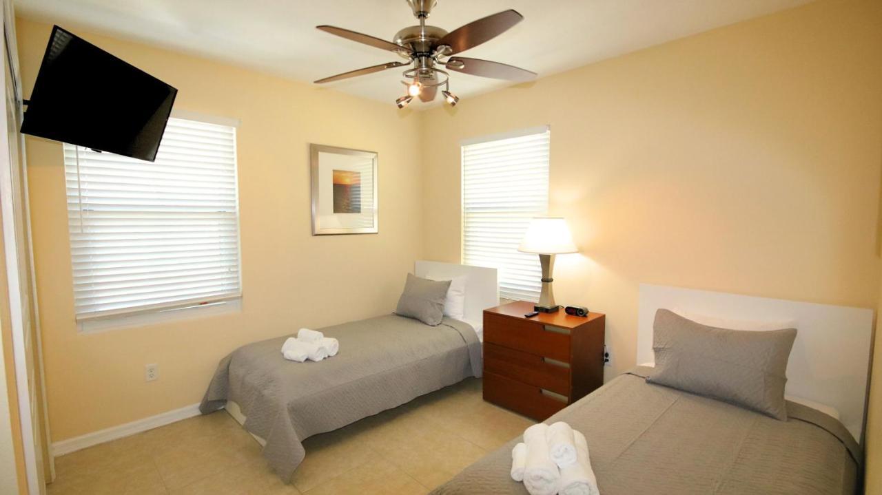 Johns Pass Condo'S- Fully Remote St. Pete Beach Exterior photo